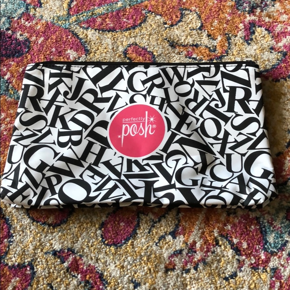 Perfectly Posh Zip Bag NWOT